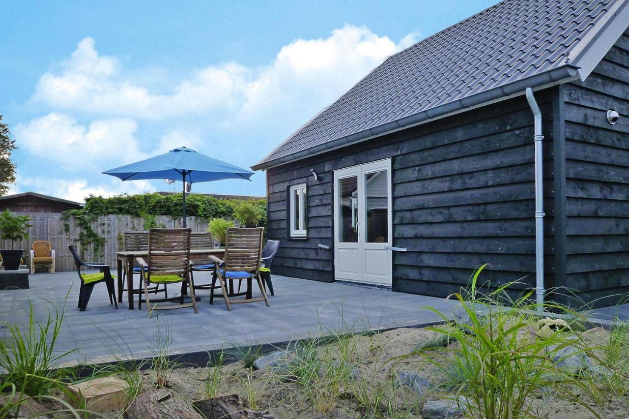 Holiday Home, Holiday home *