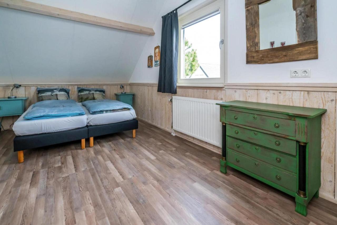 Holiday Home, Holiday home *